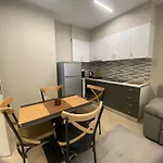 Guesthouse2 아파트 티라나